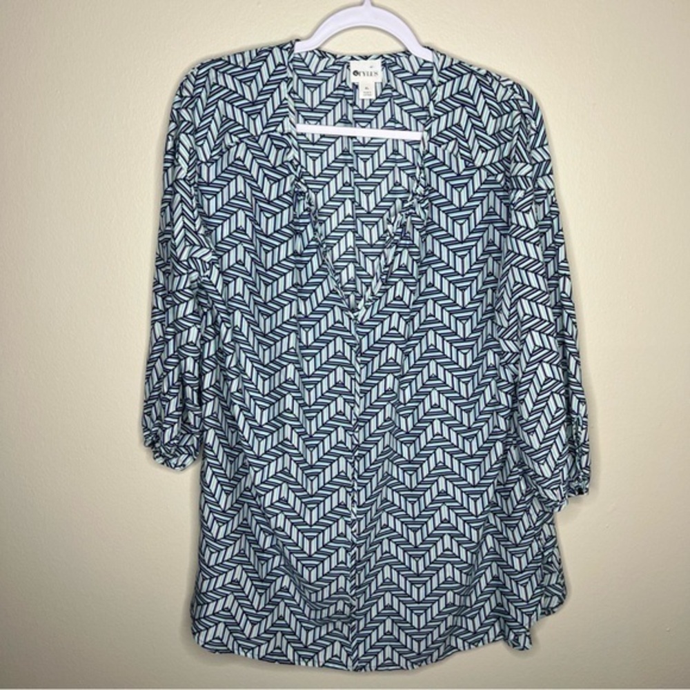 Stylus Chevron Lightweight V-Neck 3/4 Sleeve Top‎